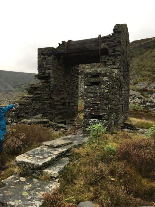 Cosy Terrace Cottage Built Into The Mountain Side. Blaenau Ffestiniog Exterior foto