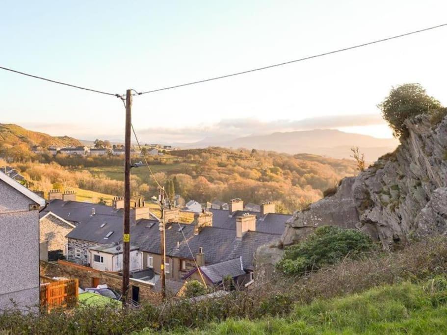 Cosy Terrace Cottage Built Into The Mountain Side. Blaenau Ffestiniog Exterior foto
