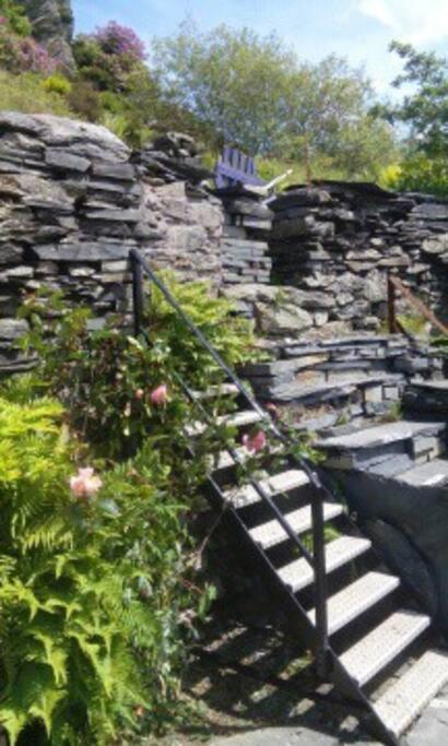 Cosy Terrace Cottage Built Into The Mountain Side. Blaenau Ffestiniog Exterior foto